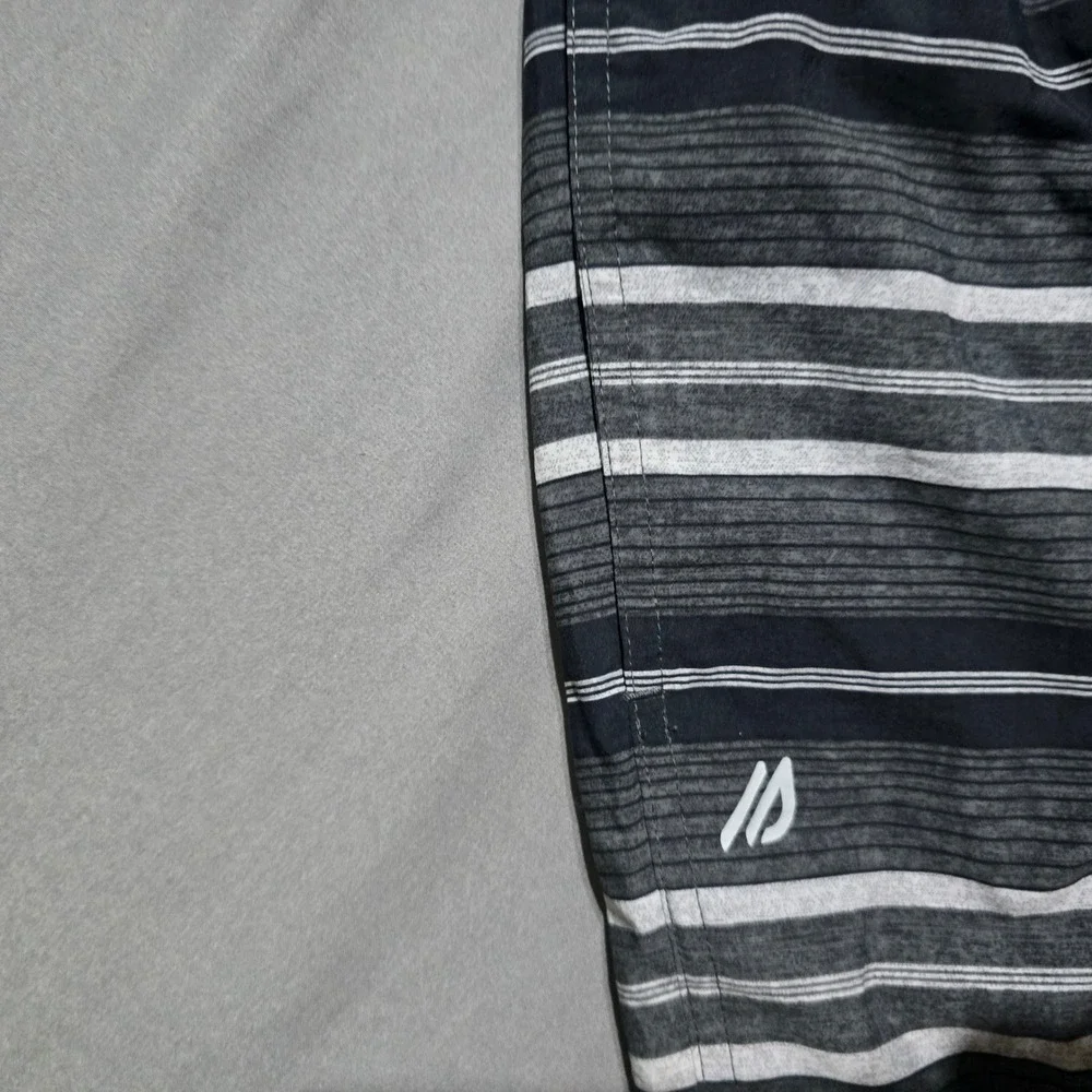 Eddie Bauer Swim Trunks Mens L Grey Striped FreeDry Mesh Lined Board Shorts